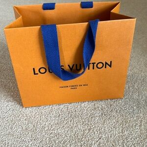 Louie shopping bag